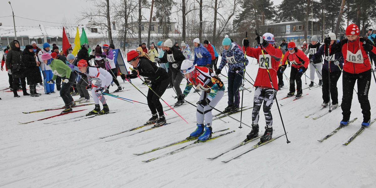 Праздник лыжных эстафет среди команд нашего завода прошел в минувшее воскресенье в Стригинском бору